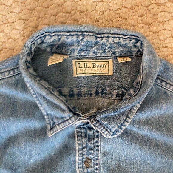 L.L. Bean Men's Denim Shirt - Picture 4 of 5
